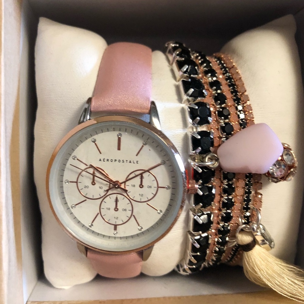 NIB Watch and bracelet set